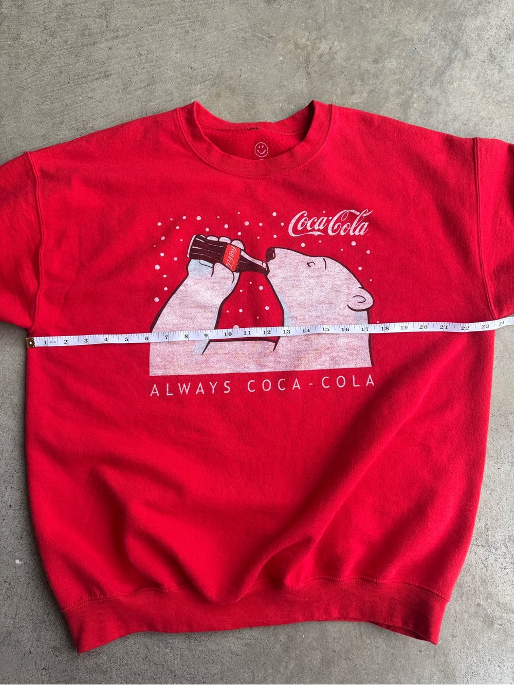 Coca-Cola Red Crewneck Sweatshirt with Polar Bear Graphic Medium Oversized - Picture 8 of 9